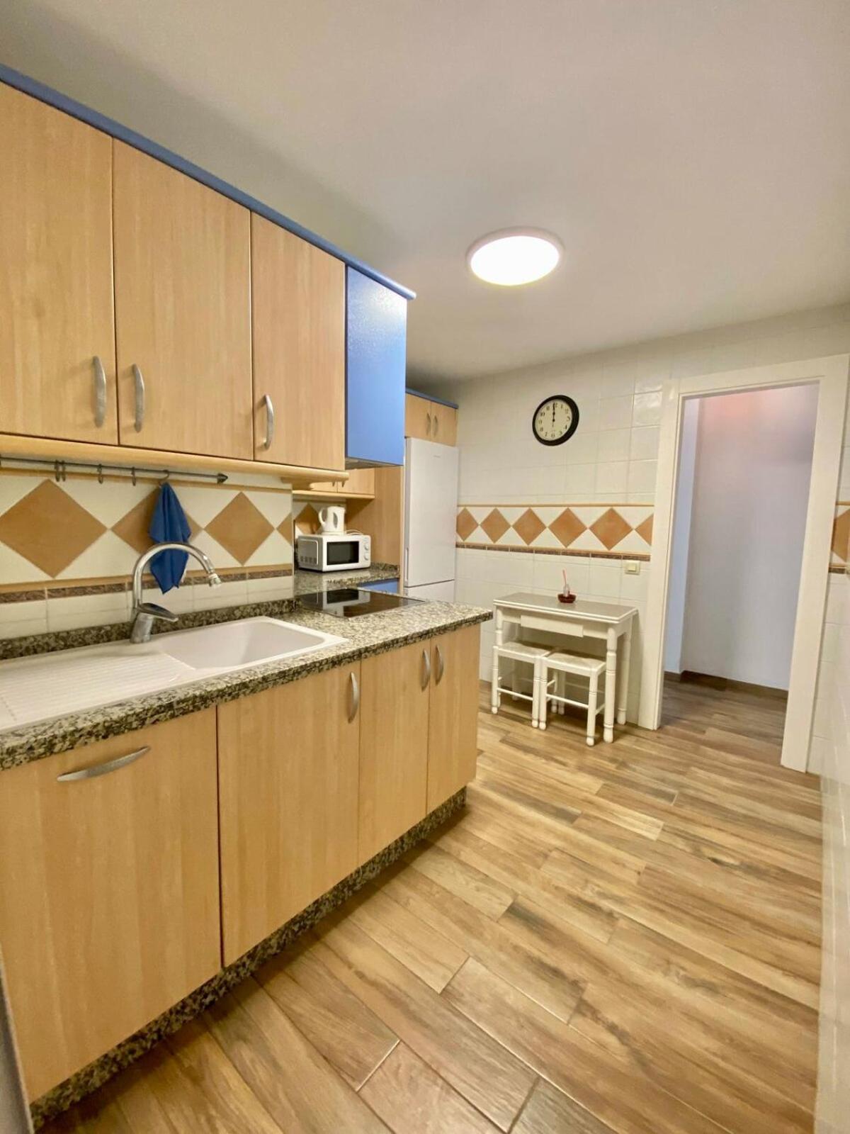 Shr042 Centrico Apartamento De Tres Habitaciones 네르하 외부 사진